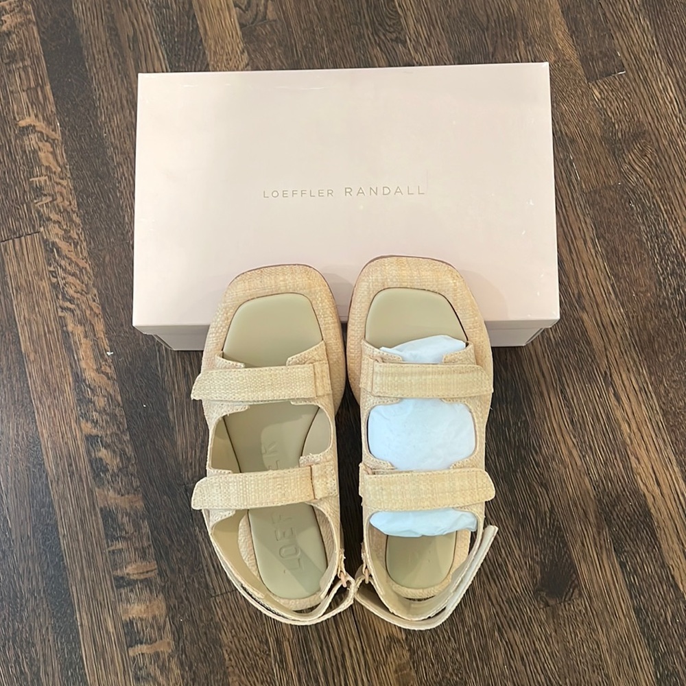 Loeffler Randall Blaise Sandals sz 8.5